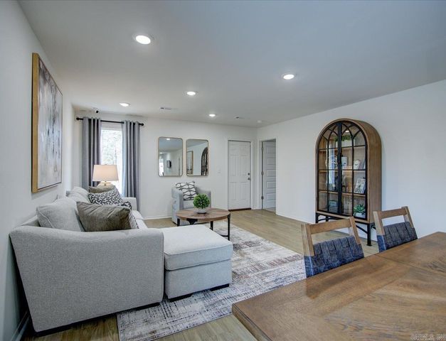 160 Bighorn Trail, Maumelle, AR 72113