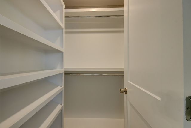 120 Golden Eagle Dr, Dover, TN 37058