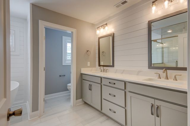 120 Golden Eagle Dr, Dover, TN 37058