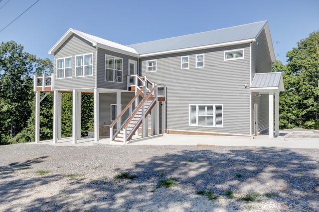 120 Golden Eagle Dr, Dover, TN 37058