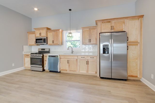 120 Golden Eagle Dr, Dover, TN 37058