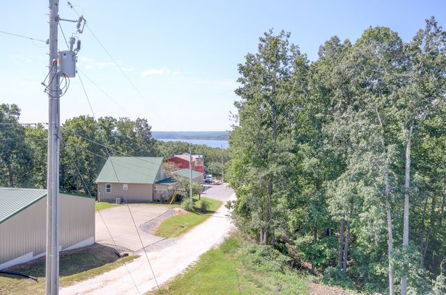 120 Golden Eagle Dr, Dover, TN 37058