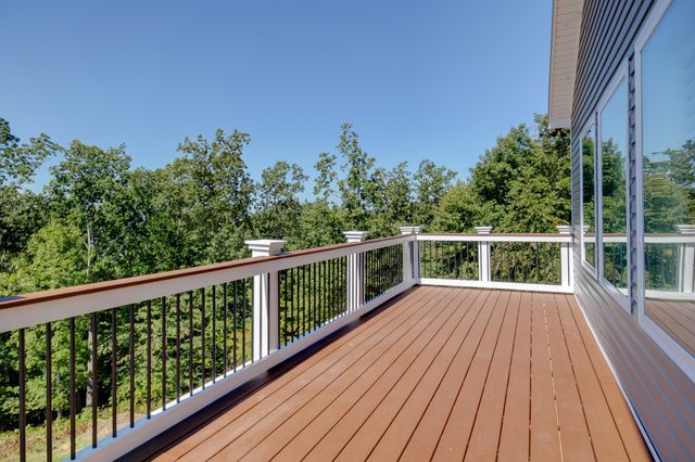 120 Golden Eagle Dr, Dover, TN 37058