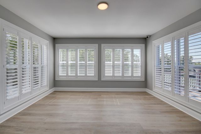 120 Golden Eagle Dr, Dover, TN 37058