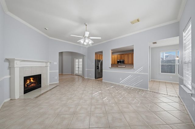 1631 Crescent Shores Lane, Pasadena, TX 77586