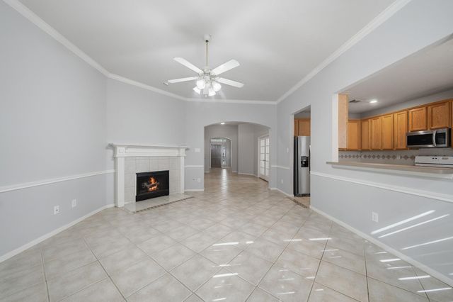 1631 Crescent Shores Lane, Pasadena, TX 77586