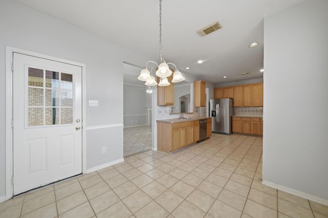 1631 Crescent Shores Lane, Pasadena, TX 77586