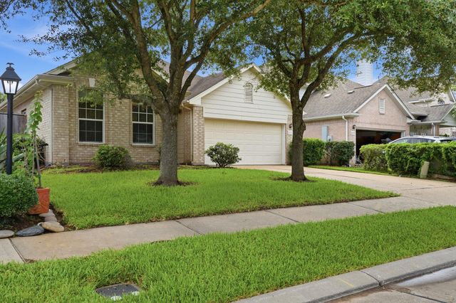 1631 Crescent Shores Lane, Pasadena, TX 77586