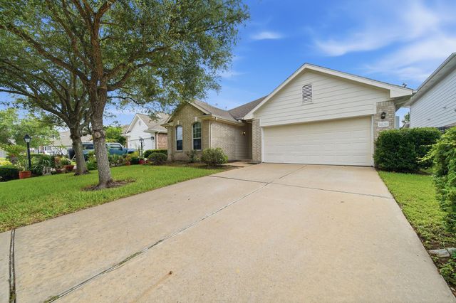 1631 Crescent Shores Lane, Pasadena, TX 77586