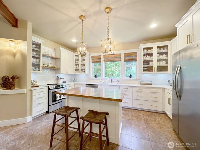 325 Evergreen View Parkway, Port Angeles, WA 98363