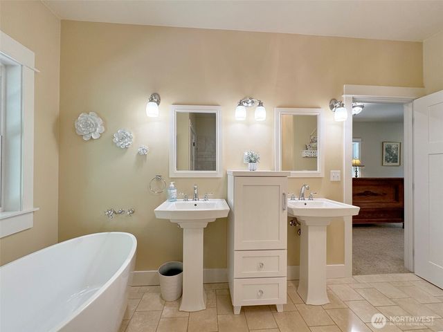 325 Evergreen View Parkway, Port Angeles, WA 98363