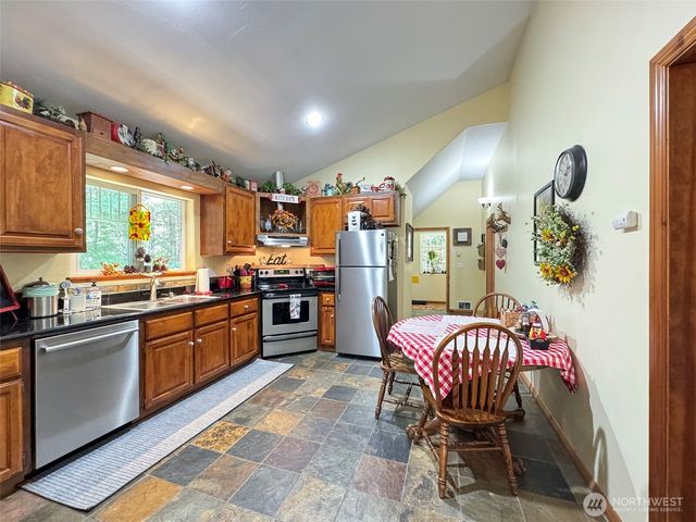 325 Evergreen View Parkway, Port Angeles, WA 98363