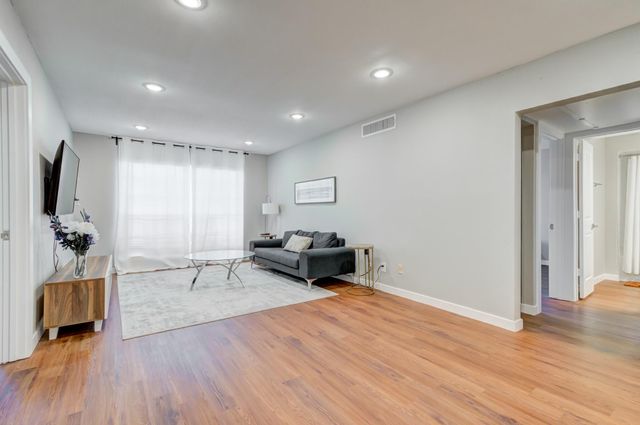 2701 Bellefontaine Street B1, Houston, TX 77025