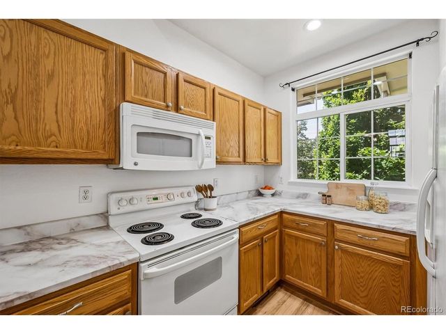1375 S Dayton Ct, Denver, CO 80247