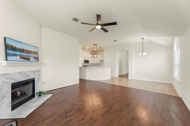 2210 Plum Square Court, Fresno, TX 77545