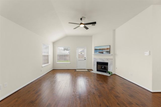 2210 Plum Square Court, Fresno, TX 77545