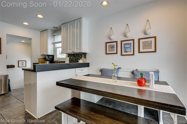 1460 Cole Street, Birmingham, MI 48009