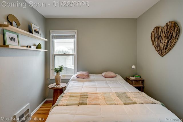 1460 Cole Street, Birmingham, MI 48009