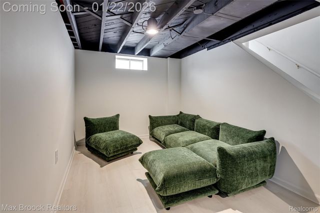 1460 Cole Street, Birmingham, MI 48009