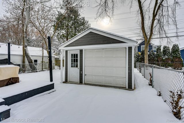 1460 Cole Street, Birmingham, MI 48009