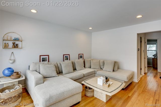 1460 Cole Street, Birmingham, MI 48009