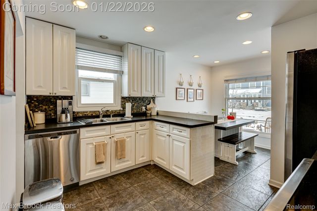 1460 Cole Street, Birmingham, MI 48009