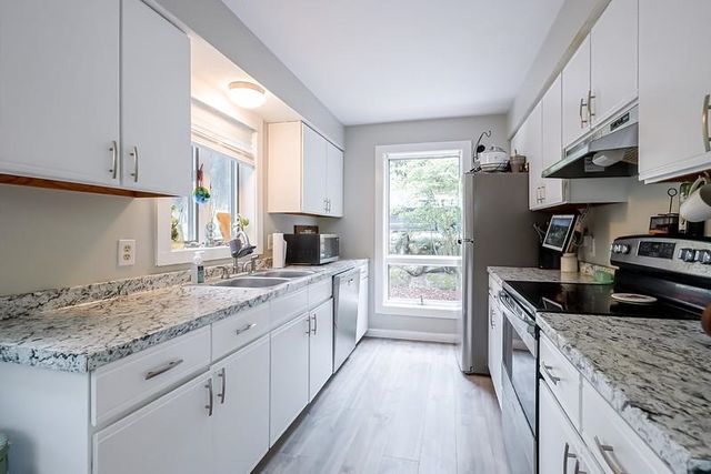 32 Mountainside Lane B, Francestown, NH 03043
