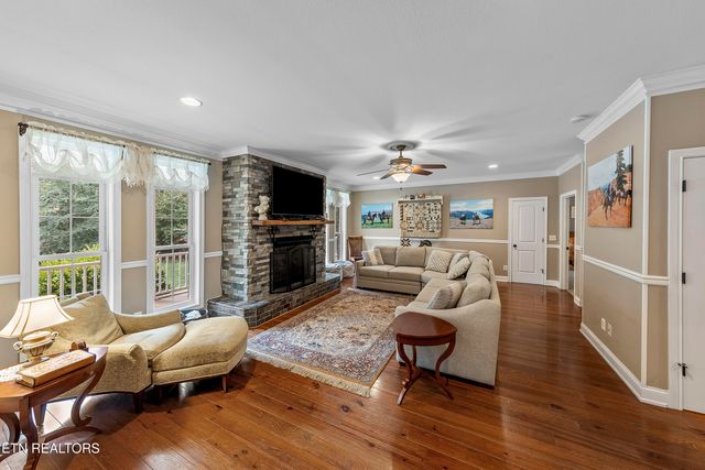 514 Enigma Code Way, Friendsville, TN 37737