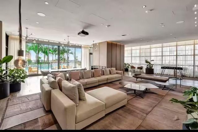 159 NE 6th St 2606, Miami, FL 33132