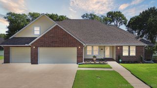 2809 Summerfield Place, Pryor, OK 74361