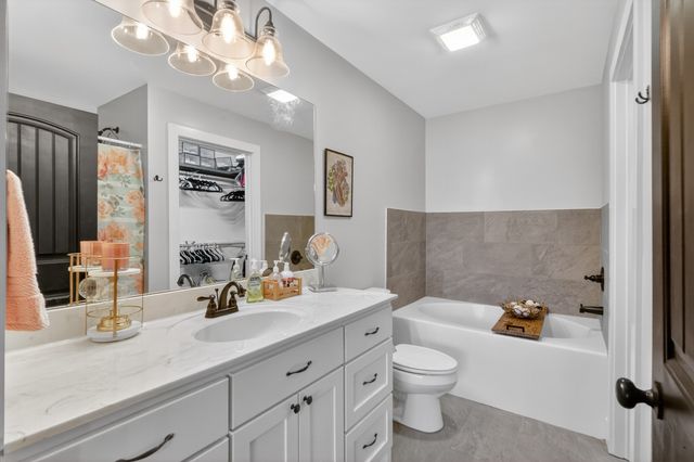 109 Oak Dr, Portland, TN 37148