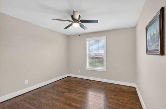 109 Oak Dr, Portland, TN 37148