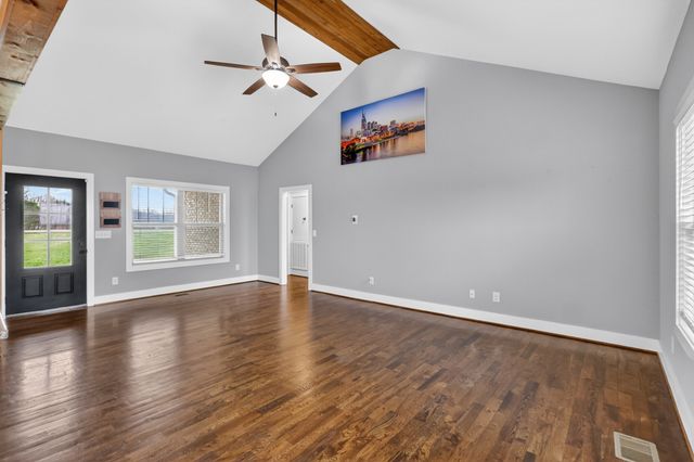 109 Oak Dr, Portland, TN 37148