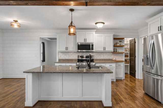 109 Oak Dr, Portland, TN 37148