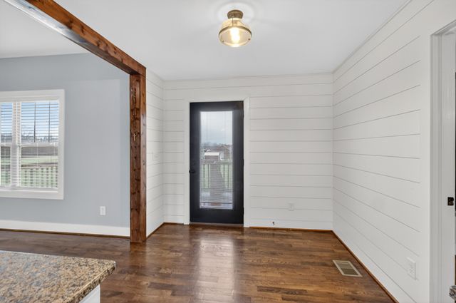 109 Oak Dr, Portland, TN 37148