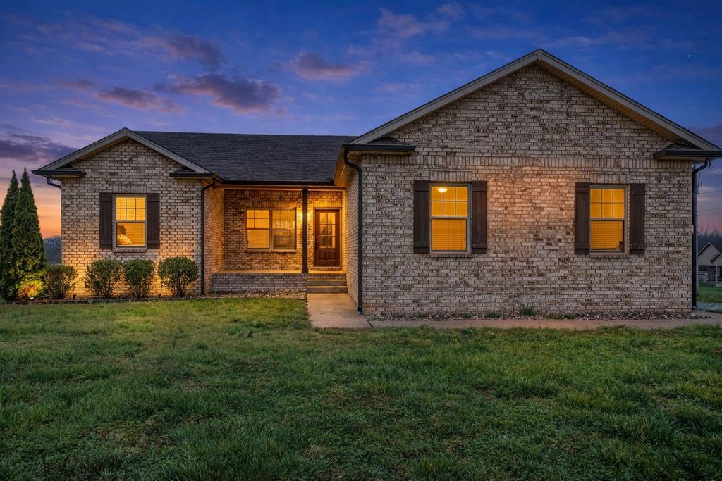 109 Oak Dr, Portland, TN 37148