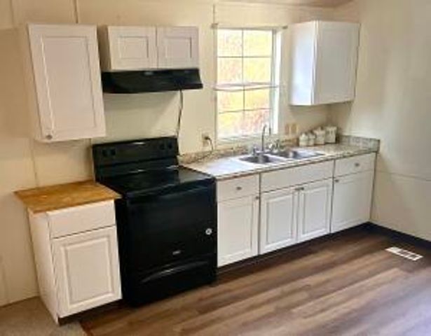 1050 Wards Creek Road, Rogue River, OR 97537