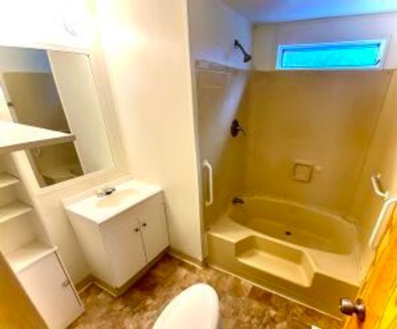 1050 Wards Creek Road, Rogue River, OR 97537