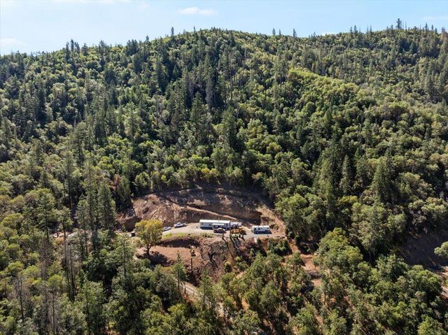 1050 Wards Creek Road, Rogue River, OR 97537