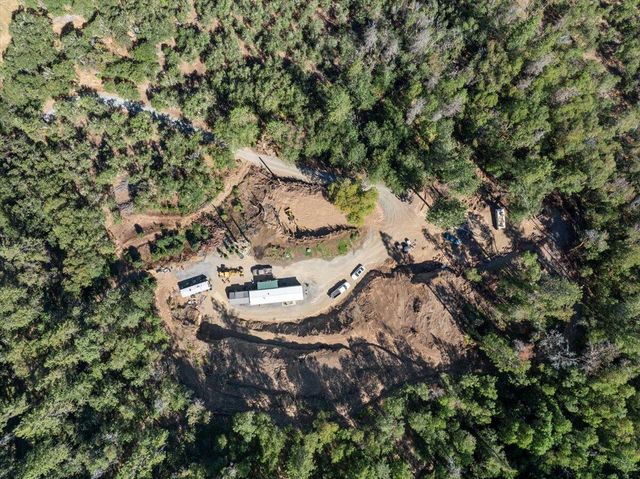 1050 Wards Creek Road, Rogue River, OR 97537