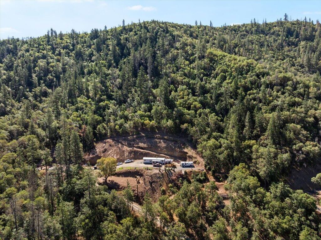 1050 Wards Creek Road, Rogue River, OR 97537