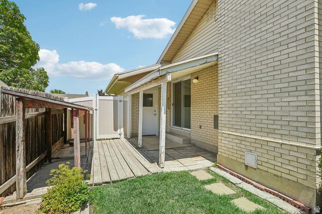 1134 E MANOR CIR, Salt Lake City, UT 84124