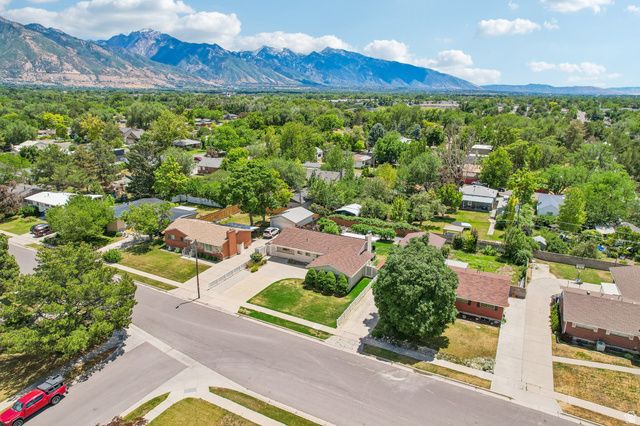 1134 E MANOR CIR, Salt Lake City, UT 84124