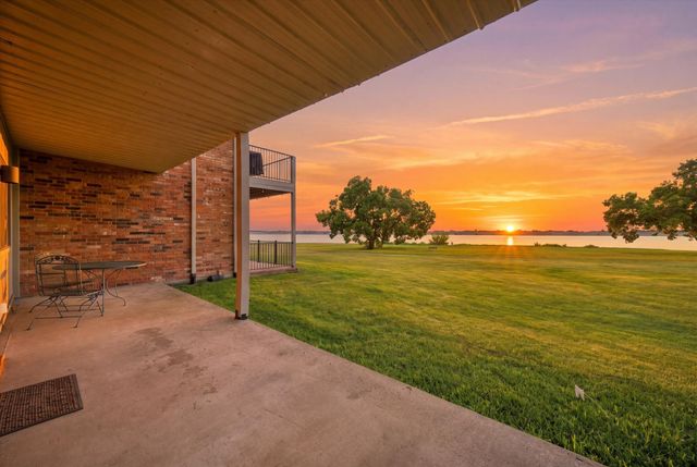 1910 Signal Ridge Place, Rockwall, TX 75032