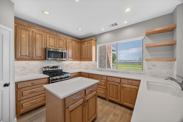 1910 Signal Ridge Place, Rockwall, TX 75032