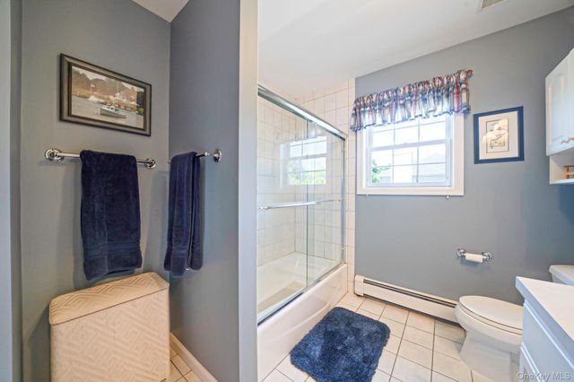 10 Park View Lane, Lake Grove, NY 11755