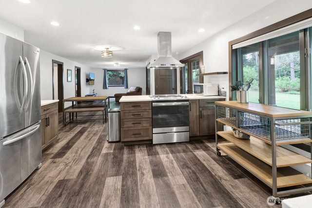 1872 Governor Road, Bellingham, WA 98229
