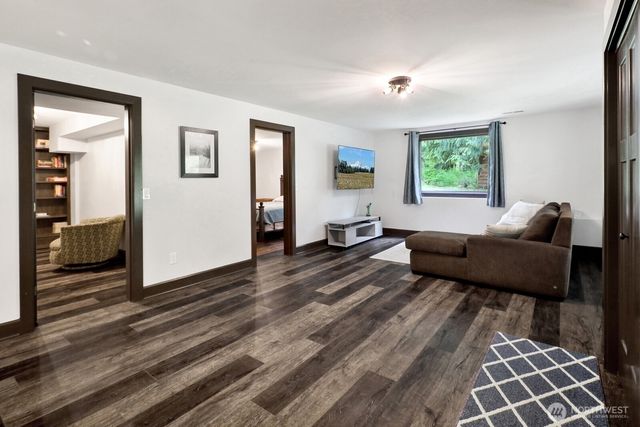 1872 Governor Road, Bellingham, WA 98229