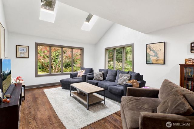 1872 Governor Road, Bellingham, WA 98229