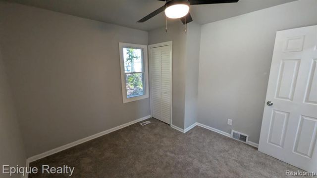3605 Jackson Boulevard, White Lake, MI 48383